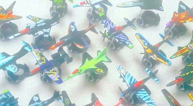 RiNG RAiDERS: A TOY COLLECTOR’S ViEW